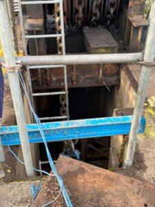Hickman Engineering working on flood gate chain restraint maintenance for ABP (Associated British Ports)