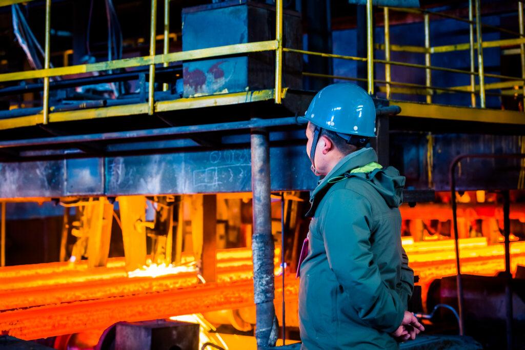 thermal lance being shown in the interior of a steel factory